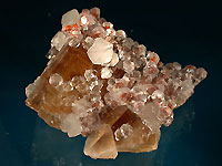 Fluorite and calcite. Collection Gilles Emringer
